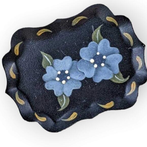 Cottage core precious floral hand painted pin / brooch - Picture 1 of 8